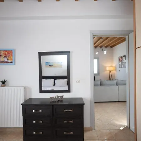 1 Bd Emerald With Sparkling Shared Pool