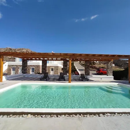 1 Bd Emerald With Sparkling Shared Pool