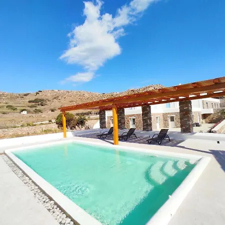 1 Bd Emerald With Sparkling Shared Pool