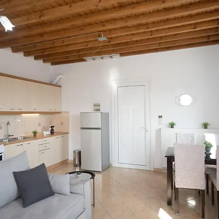 1 Bd Emerald With Sparkling Shared Pool Plintri